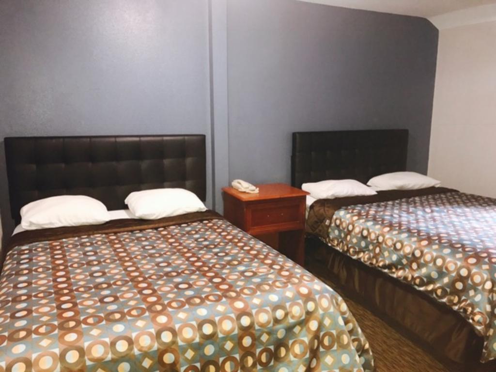 Kings Row Inn Milwaukie Exterior foto